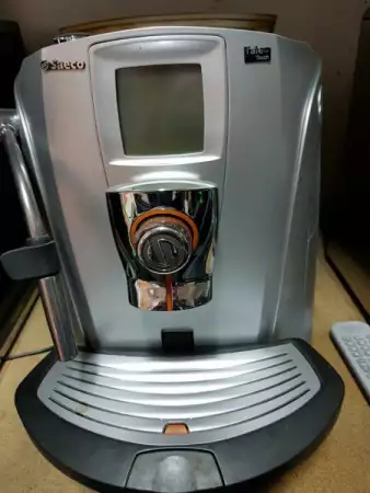 1. Снимка на Кафе машина - автомат Saeco Talea Touch