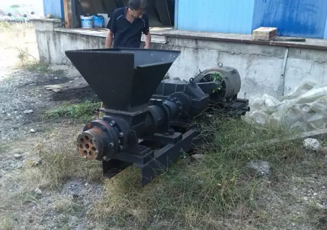 2. Снимка на Брикет машина, шнекова преса за брикети от въглища