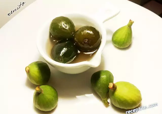 Елексир - Сладко домашно от зелени смокини малки цели