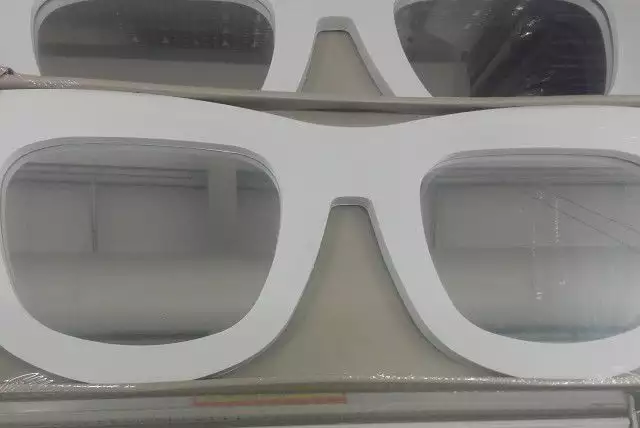 3. Снимка на ХИТ Интериорно Огледало с формата на Очила