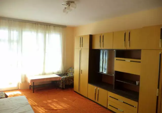 Тристаен апартамент в Благоевград