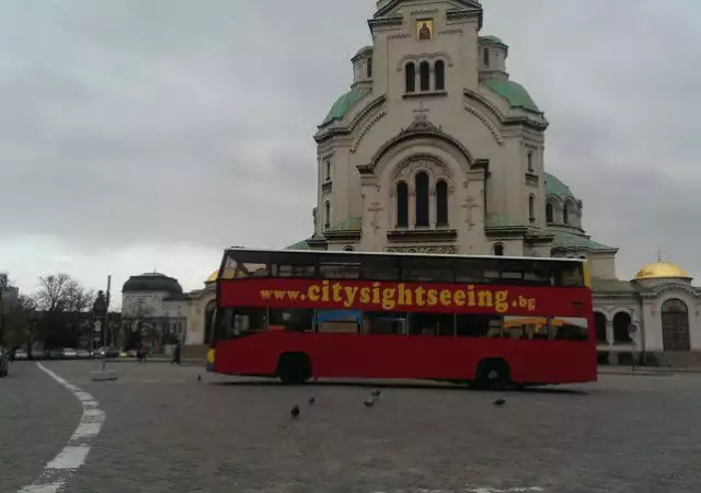 3. Снимка на Обиколка на София с атрактивен автобус и с гид на английски