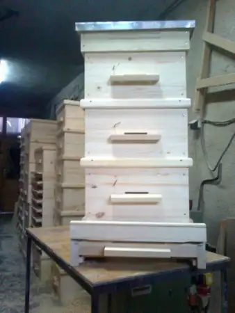 10. Снимка на Пчелни кошери
