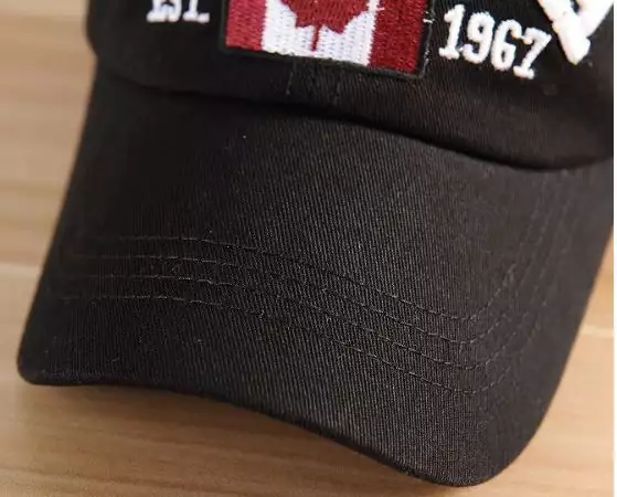 5. Снимка на Бейзболна шапка Canada