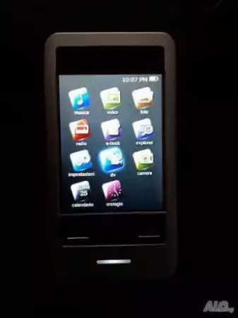 Mp3 - Mp4 player8 - GB Touchscreen with camera v nalichost