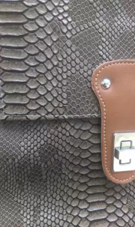 Нова чанта тип крокодилова кожа