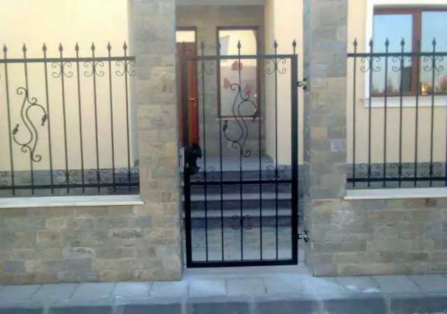 Портални врати и огради