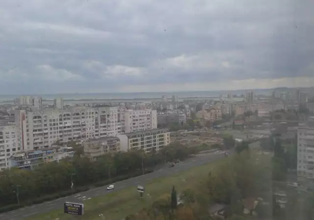 1. Снимка на Продавам Бургас .Тристаен апартамент с панорама море