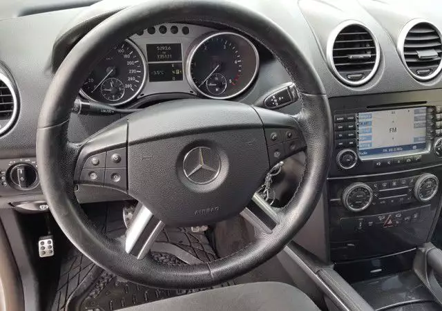 10. Снимка на Mercedes ML320 CDI КАТО НОВ