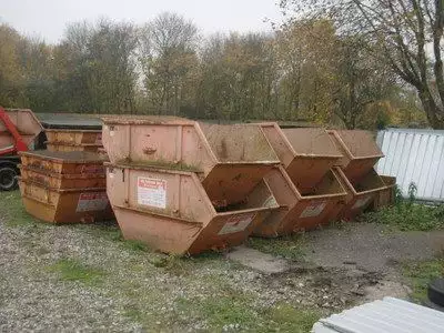 11. Снимка на извозване на строителни отпадъци с контейнери от 4 до 12 м3