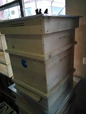 Производство на пчелни Кошери