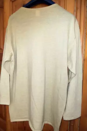 2. Снимка на Дамска блуза от австралийско мерино
