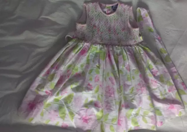 1. Снимка на детска рокличка на цветя