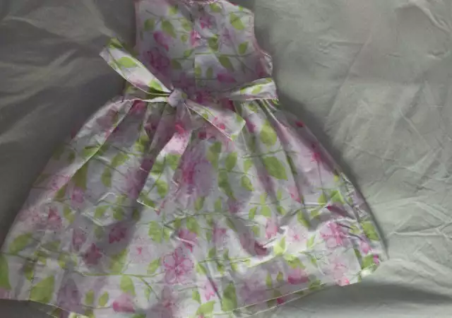 4. Снимка на детска рокличка на цветя