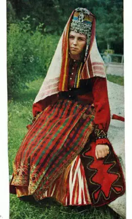 1. Снимка на Ръчно тъкани платове за родопска народна носия
