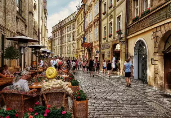 4. Снимка на Прага и Братислава - Майски празници