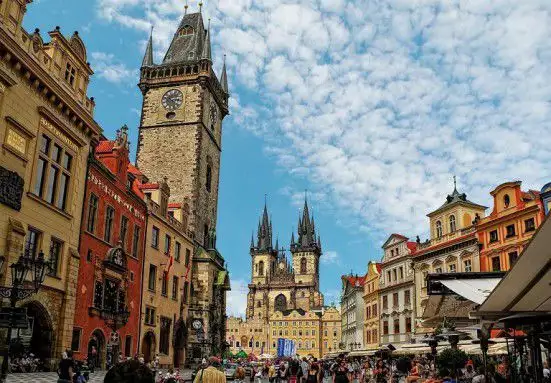 2. Снимка на Прага и Братислава - Майски празници