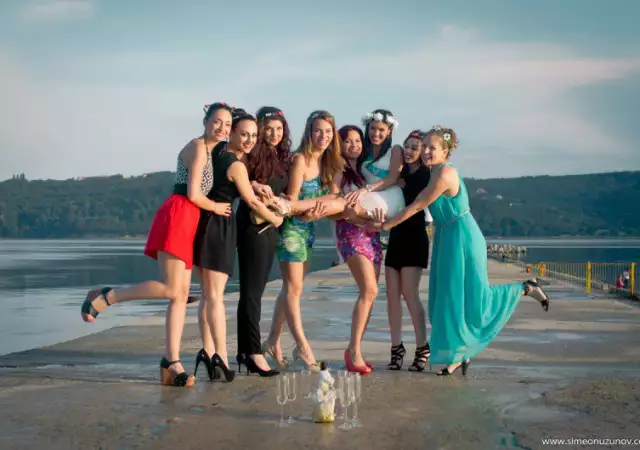 Заснемане моминско парти на морето с фотограф Симеон Узунов