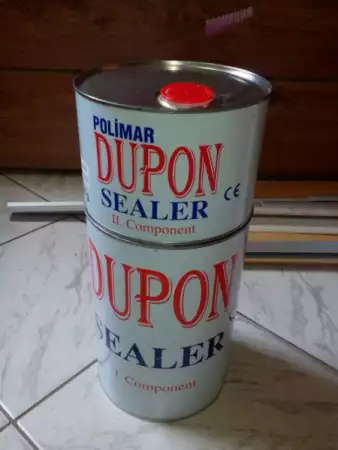 Продавам полиуретанов грунд за замазка Дюпон Лепило