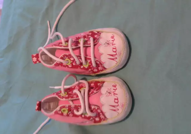 1. Снимка на Бебешки обувки оригинални Дисни