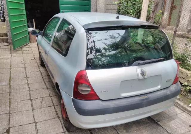 4. Снимка на Renault Clio 1.5dci на части