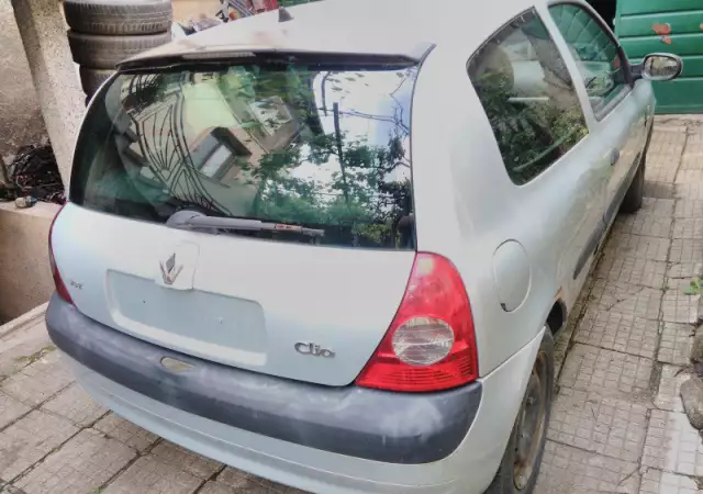 5. Снимка на Renault Clio 1.5dci на части