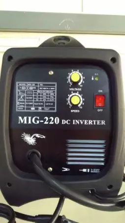 3. Снимка на 220А Инвенторно Телоподаващо устройство MIG 220А