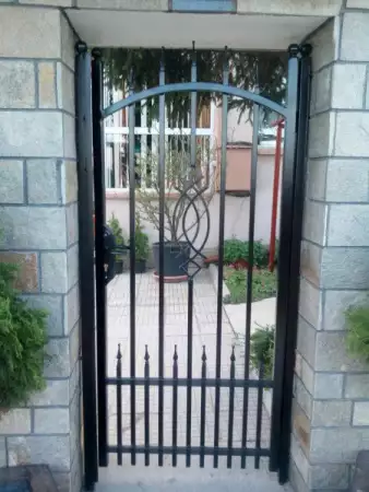 6. Снимка на Метални врати, огради, парапети