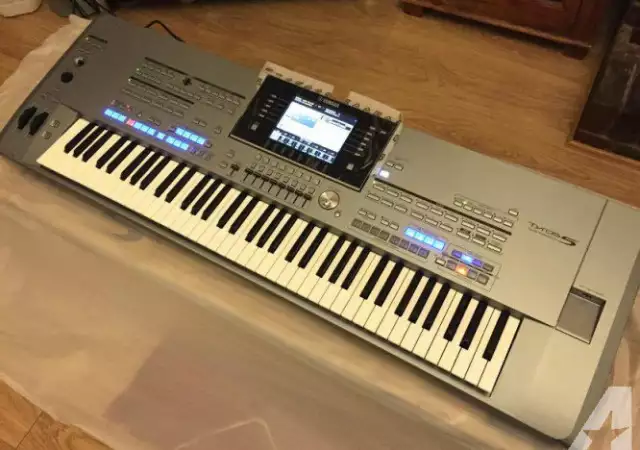2. Снимка на Yamaha Tyros5 76 - key Arranger Workstation Keyboard