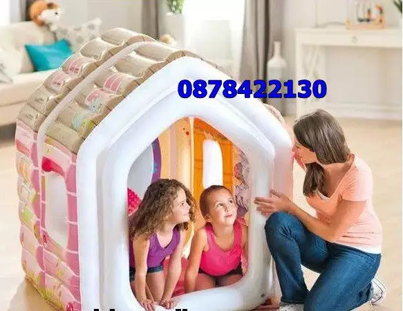 2. Снимка на Надуваема къща за игра Princess с кресло и табуретка Детска