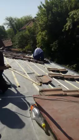 1. Снимка на Бригада за ремонт на покриви
