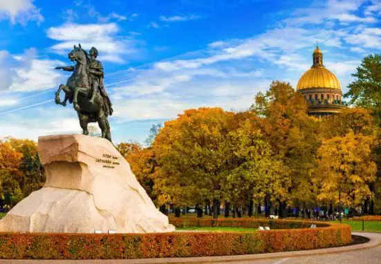 4. Снимка на Златна есен в Санкт Петербург