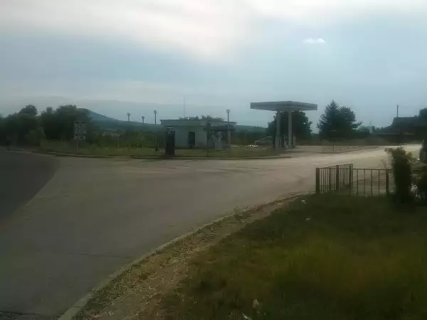 9. Снимка на Продавам бензиностанция на главен път Хасково - К - ли - Маказа