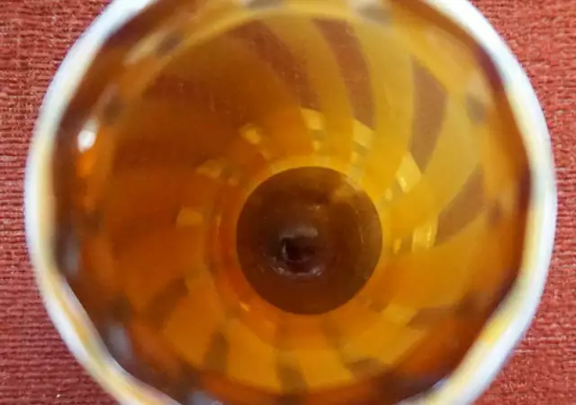 Оригинална вазичка от оловно стъкло