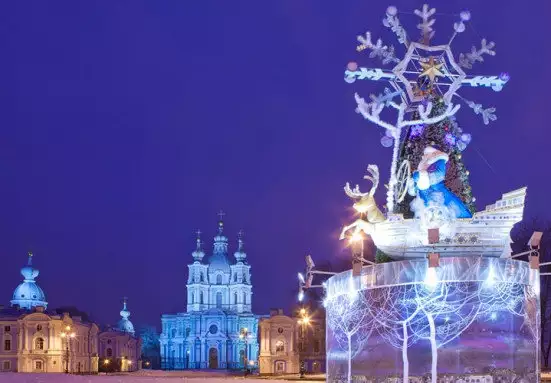 Нова Година 2018 в Санкт Петербург и Москва