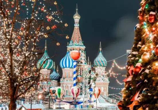 3. Снимка на Нова Година 2018 в Санкт Петербург и Москва