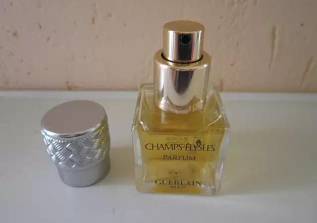 6. Снимка на Champs Elysees Parfum by Guerlain 30ml.