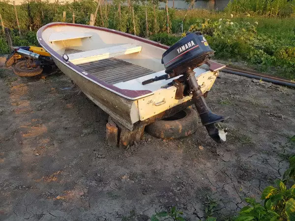 Лодка с мотор