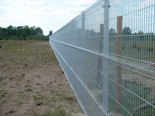 2. Снимка на Метални системи – Ограда от електрозаварени пана цинк PV
