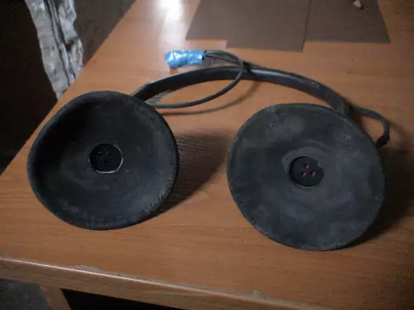 5. Снимка на ретро български слушалки от 50 - те години