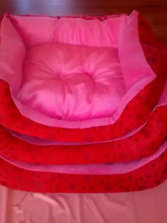 Легла за домашни любимци с мека подвижна възглавница