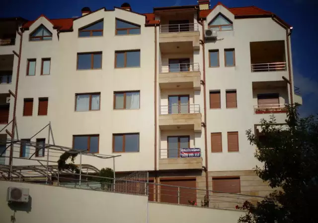 1. Снимка на Двустаен апартамент в с. Поленица, Сандански