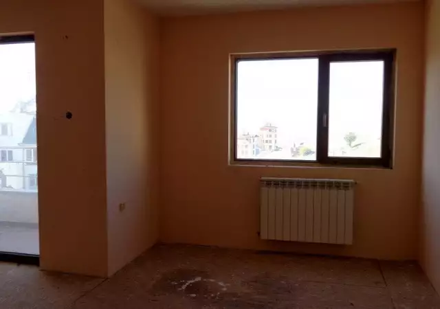 7. Снимка на Двустаен апартамент в с. Поленица, Сандански