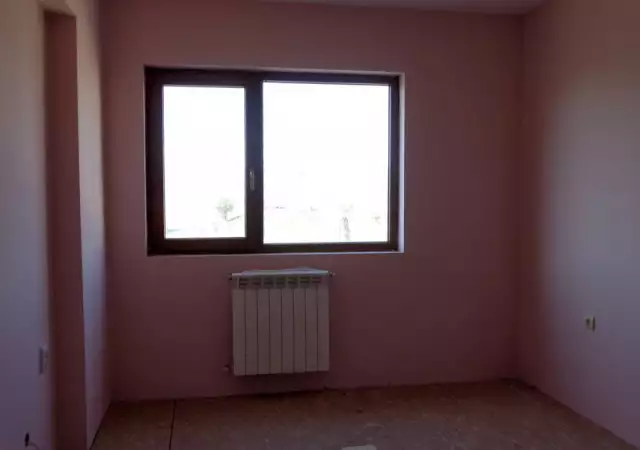 9. Снимка на Двустаен апартамент в с. Поленица, Сандански