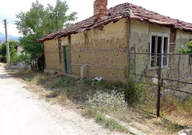 12. Снимка на Стара къща с дворно място близо до Сандански