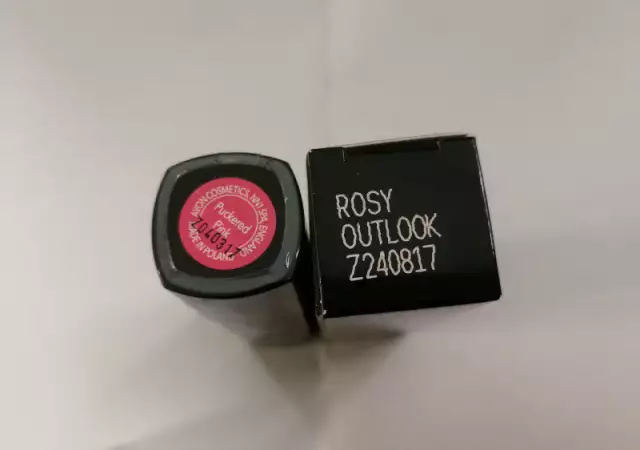 3. Снимка на Розово червило Puckered pink или Rosy Outlook