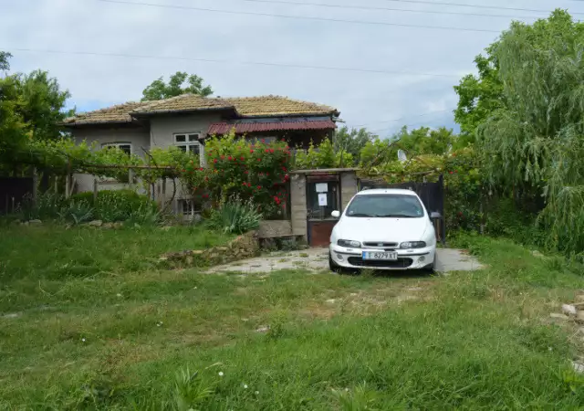 2. Снимка на Къща в село Славяново област Търговище