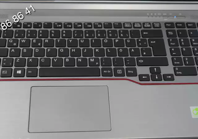 2. Снимка на Лаптоп Fujitsu LifeBook Е753 FULL HD IPS SSD