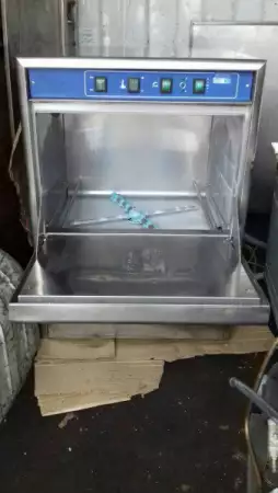 Продавам професионални миялни машини