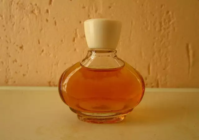 8. Снимка на парфюми Lot of eight Vintage perfumes